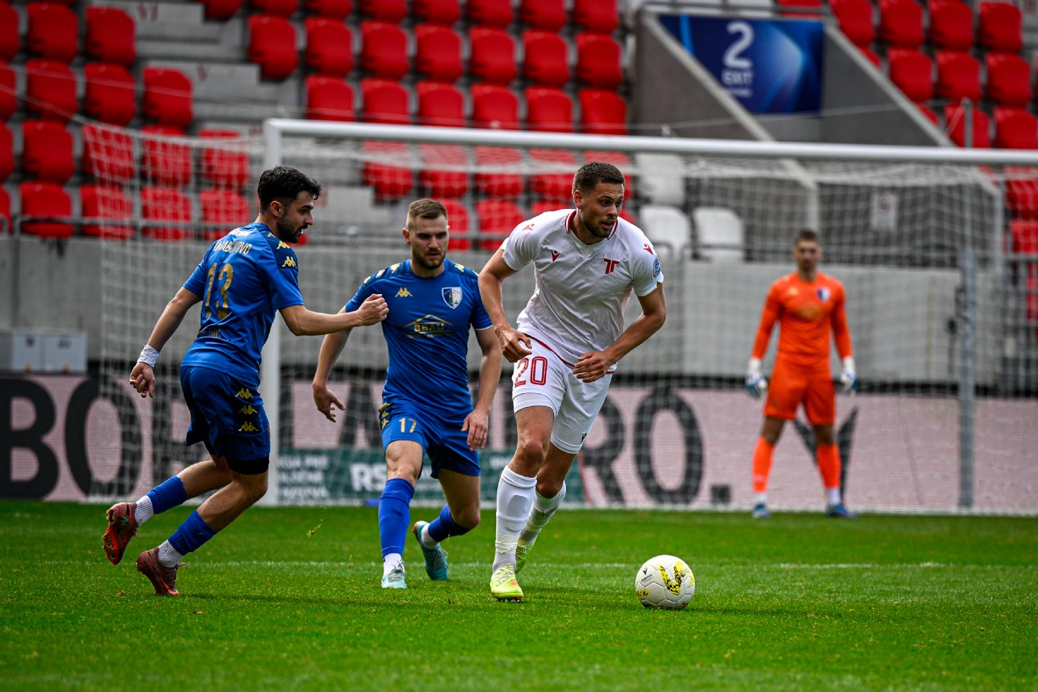 B-t�m | Z�pas proti Gab��kovu v�aza nepriniesol