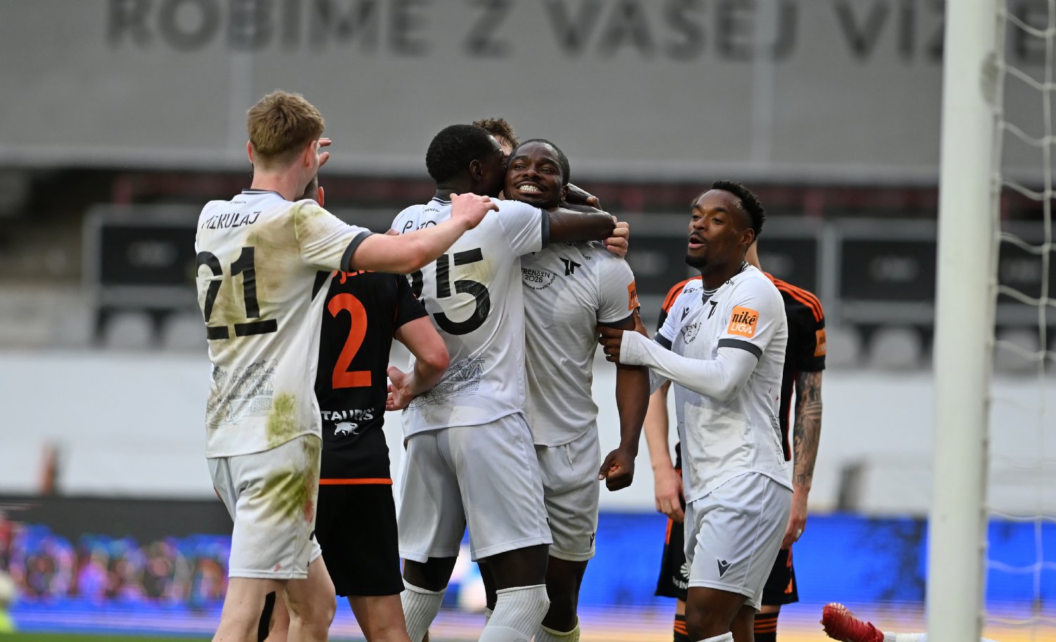 Nik� Liga | Po skvelom obrate v�azstvo nad Ru�omberkom