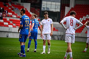  autor: Martin Kramsk�